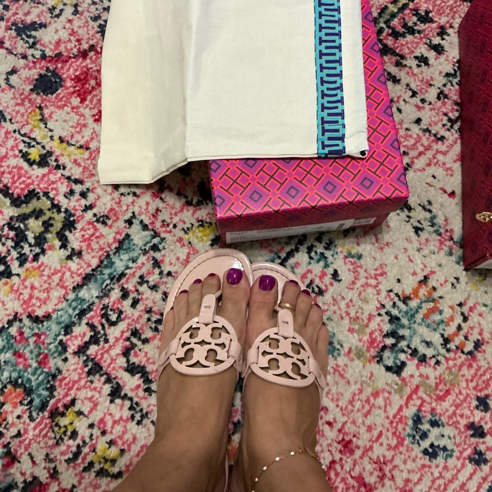 Tory Burch SEASHELL Pink Sandals - Picture 4 of 5